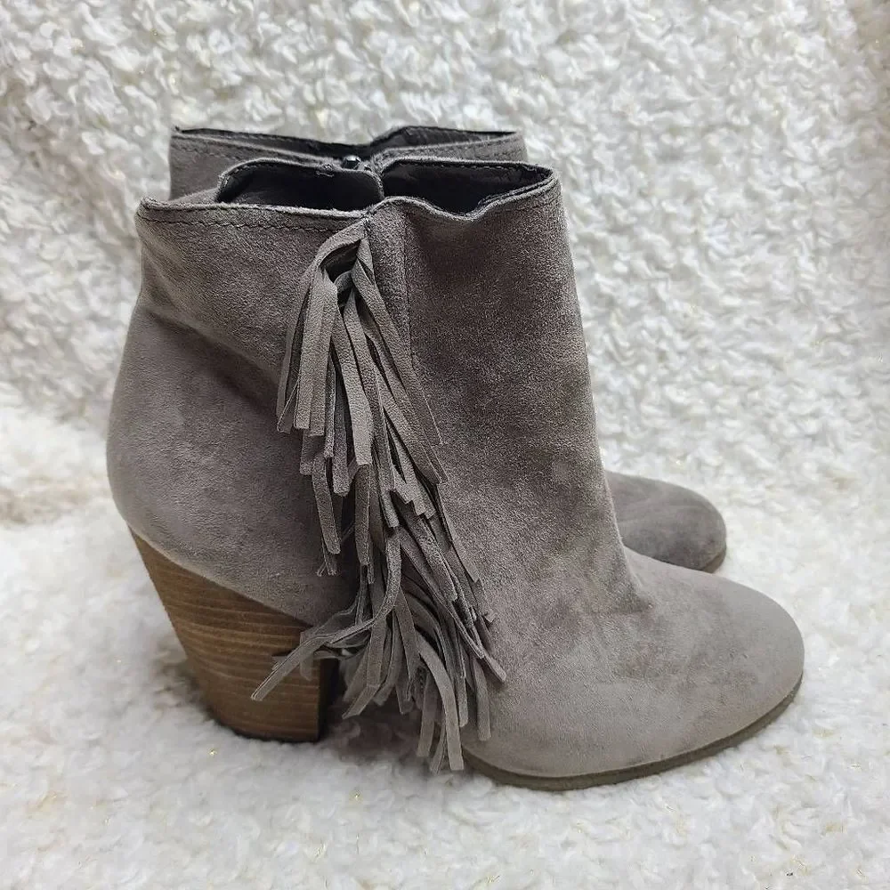 Vince Camuto Hayzee Fringed Western Inspired Ankle Boots sz 8.5‎